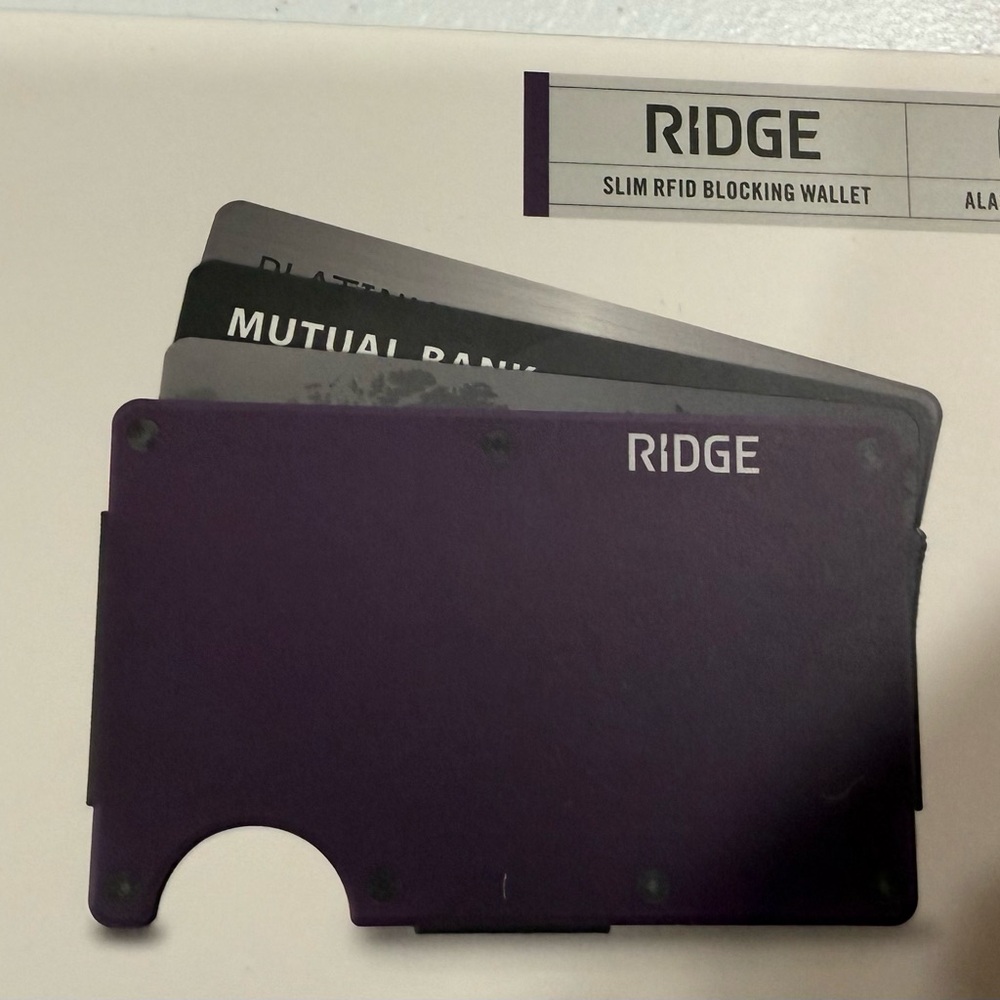 Ridge Slim RFID Blocking Wallet